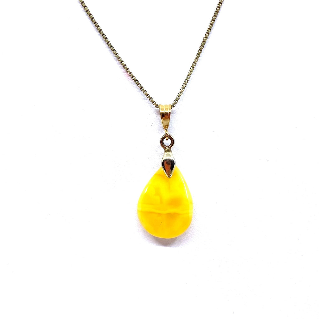 Beautiful Butterscotch Amber Gold Plated Pendant Necklace