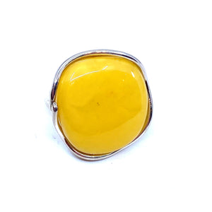 Stunning Butterscotch Baltic Amber Sterling Silver Ring