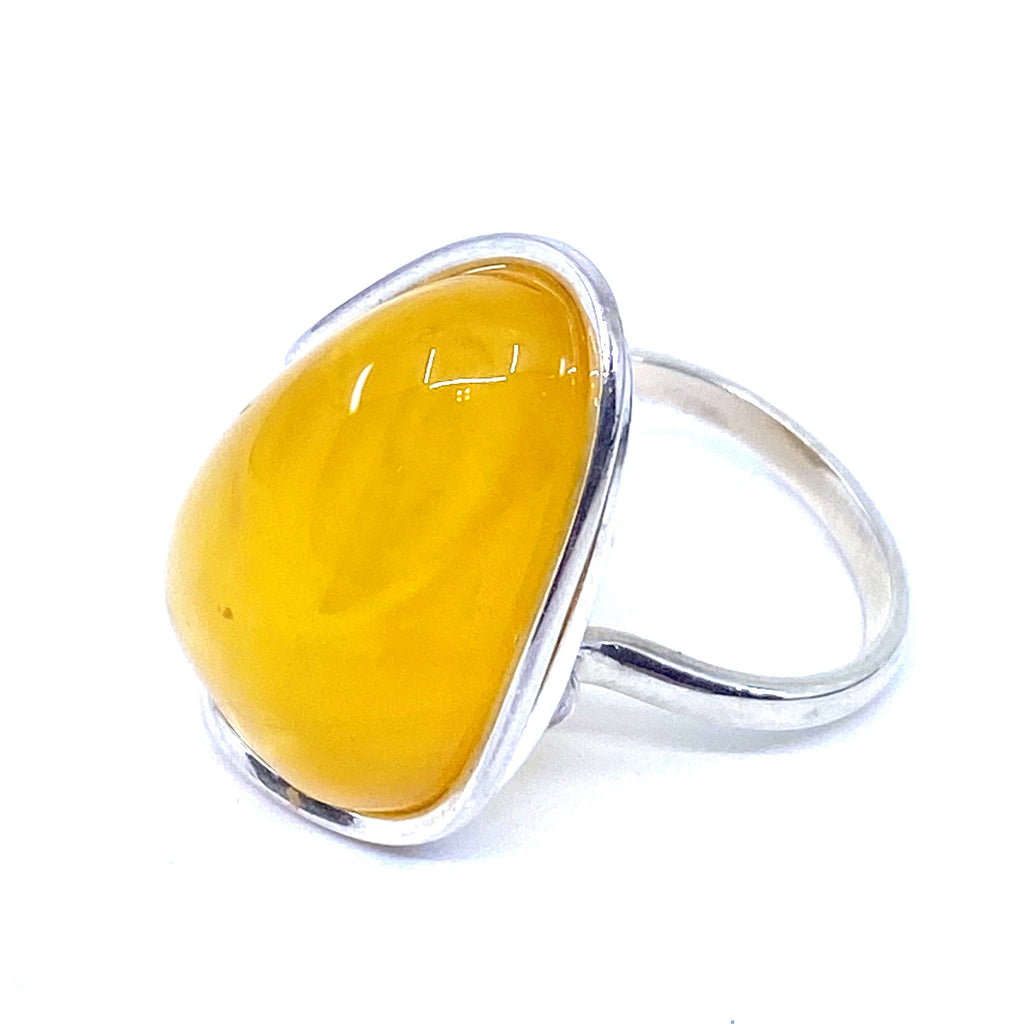 Gorgeous Butterscotch Baltic Amber Sterling Silver Statement Ring