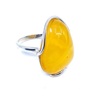 Gorgeous Butterscotch Baltic Amber Sterling Silver Statement Ring