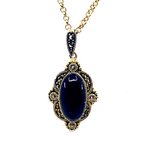 Vintage Style Black Agate Gold Plated Pendant Necklace.