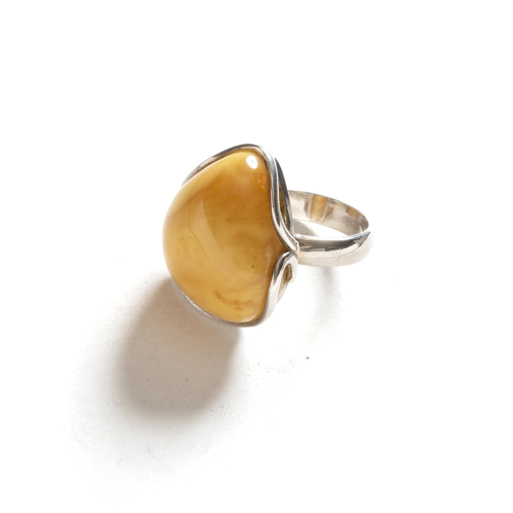 Gorgeous Large Stone Butterscotch Baltic Amber Sterling Silver Statement Ring