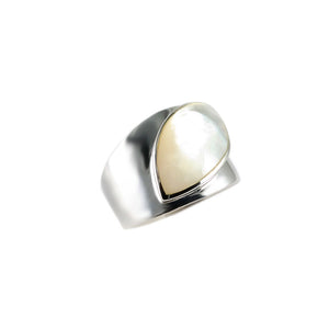 Gorgeous "Cats Eye" Mother of Pearl Sterling Silver Statement Ring