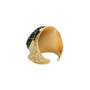 Sparkling Fresh Water Pearl with Hematite and Crystals Gold Plated Ring